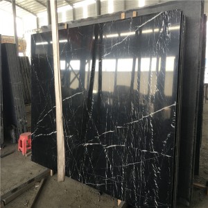 Marmura Nero Marquina în banda albă
